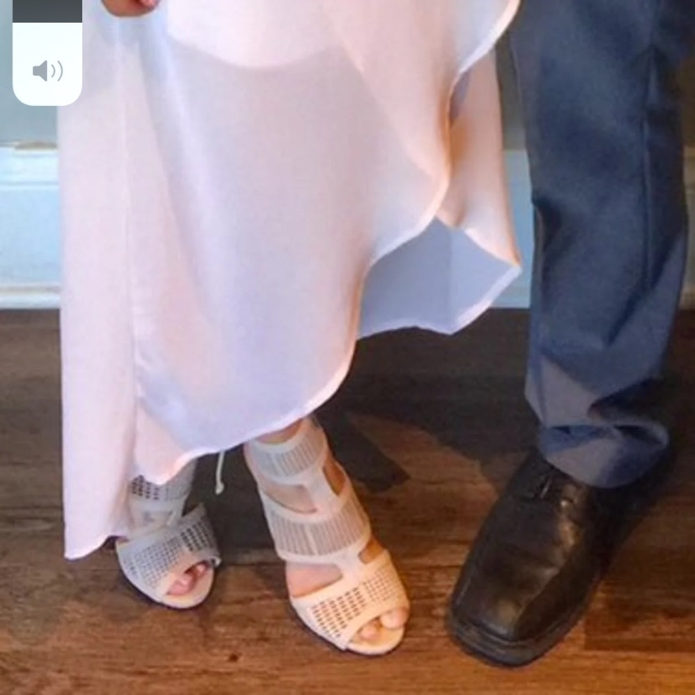 Heels - Picture 2 of 2